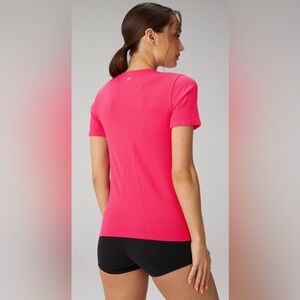 Fabletics Raspberry Fizz Hot Pink T-shirt | XXL | NWT | Feather Tech+